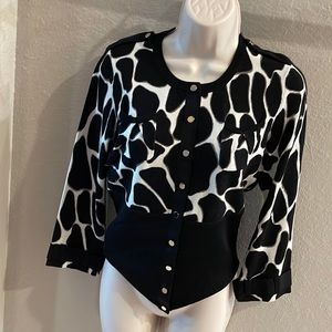 Classy Giraffe Print Sweater Top